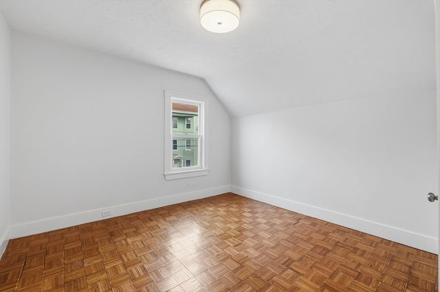 20 Adams St, New Bedford, MA 02746