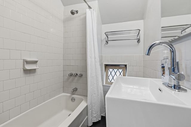 20 Adams St, New Bedford, MA 02746