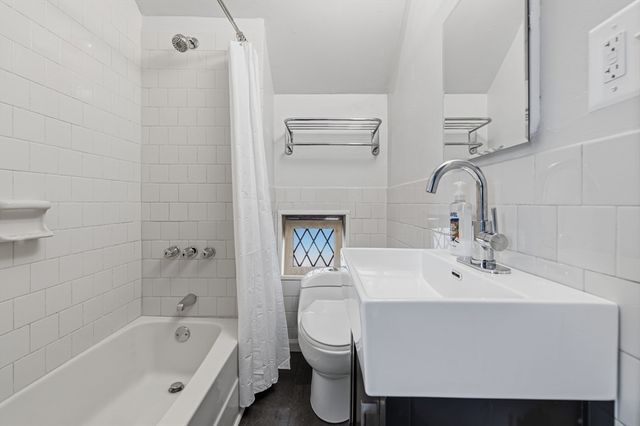 20 Adams St, New Bedford, MA 02746