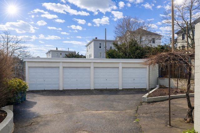 20 Adams St, New Bedford, MA 02746