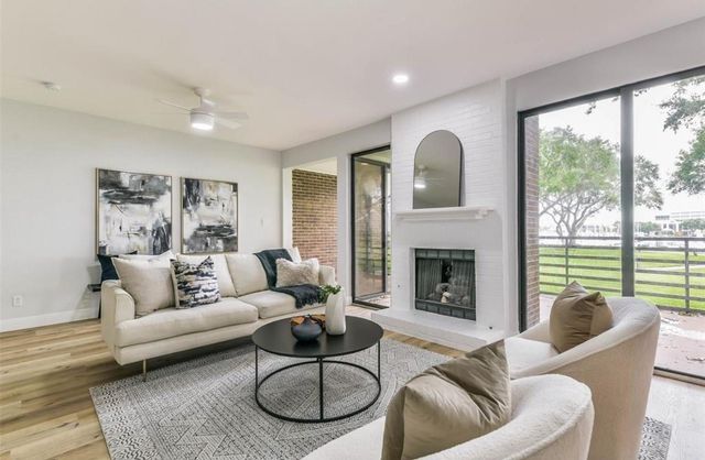 2001 Enterprise Avenue, League City, TX 77573