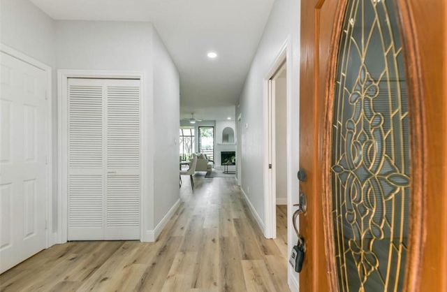 2001 Enterprise Avenue, League City, TX 77573
