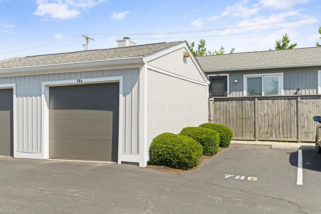 786 Timber Way Drive, 13B, Columbus, OH 43085