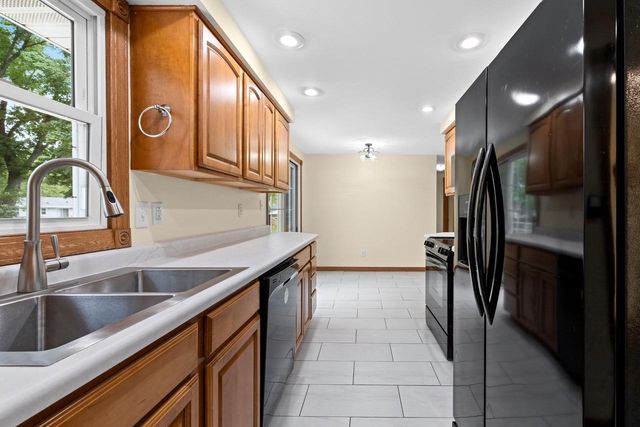 1014 WESTWOOD DRIVE, De Pere, WI 54115
