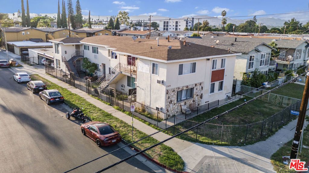 7305 Variel Avenue, Canoga Park, CA 91303 — photo 4