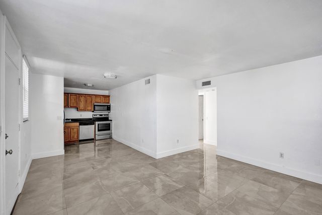 1801 S Treasure Drive 528, North Bay Village, FL 33141