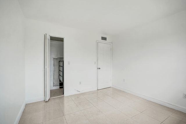 1801 S Treasure Drive 528, North Bay Village, FL 33141