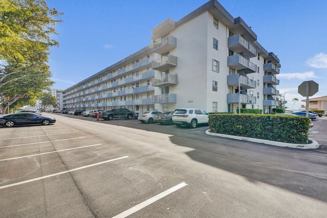 1801 S Treasure Drive 528, North Bay Village, FL 33141