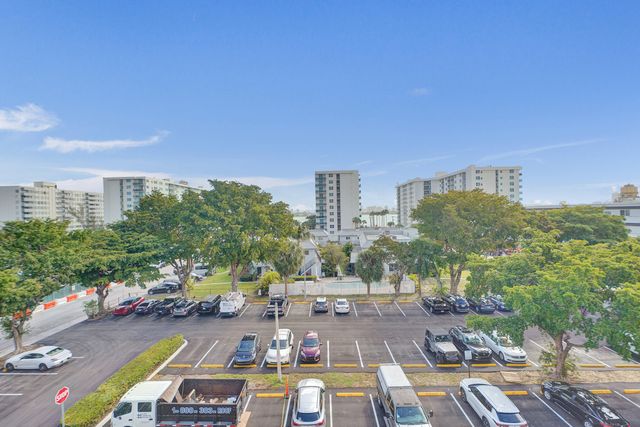 1801 S Treasure Drive 528, North Bay Village, FL 33141