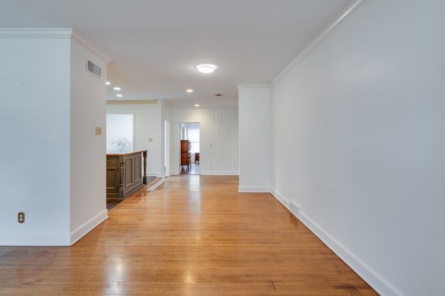 4935 ROBINDALE LN, Memphis, TN 38117