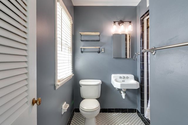 4935 ROBINDALE LN, Memphis, TN 38117