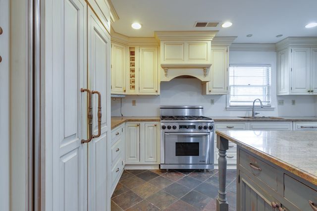 4935 ROBINDALE LN, Memphis, TN 38117