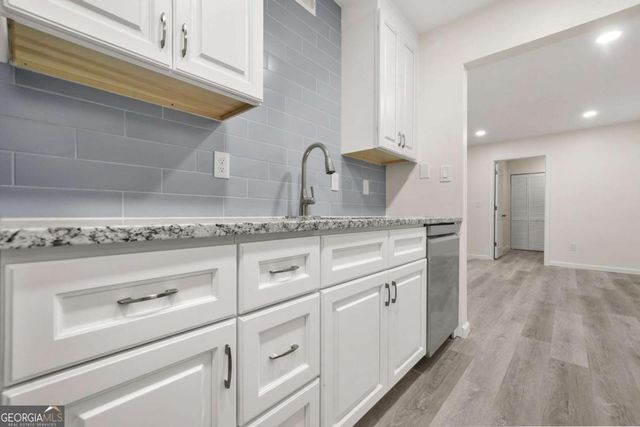 1166 Booth Road SW 202, Marietta, GA 30008