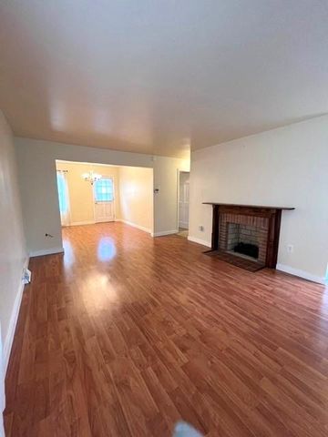 7 CIRCLE DR, Berryville, VA 22611