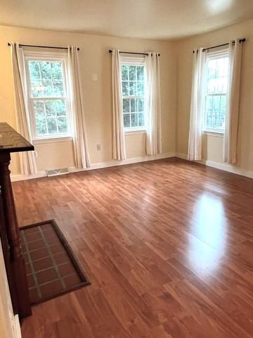 7 CIRCLE DR, Berryville, VA 22611
