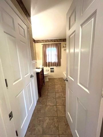7 CIRCLE DR, Berryville, VA 22611