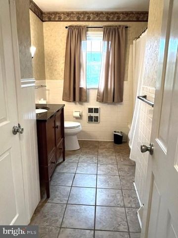 7 CIRCLE DR, Berryville, VA 22611