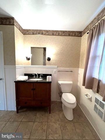 7 CIRCLE DR, Berryville, VA 22611