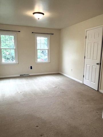 7 CIRCLE DR, Berryville, VA 22611