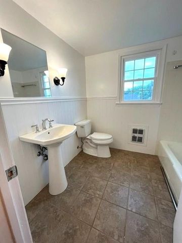 7 CIRCLE DR, Berryville, VA 22611