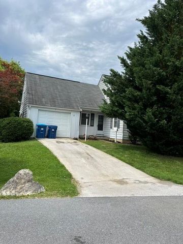 7 CIRCLE DR, Berryville, VA 22611