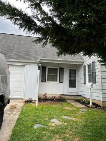 7 CIRCLE DR, Berryville, VA 22611