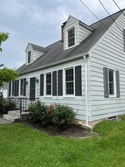 7 CIRCLE DR, Berryville, VA 22611