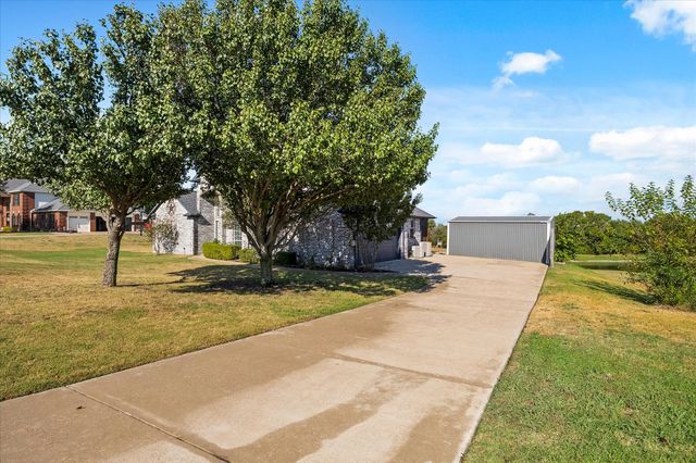 930 Lakeridge Drive, Lavon, TX 75166
