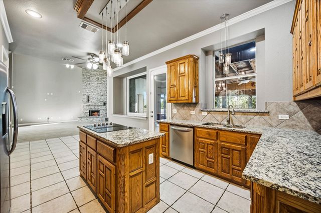 930 Lakeridge Drive, Lavon, TX 75166