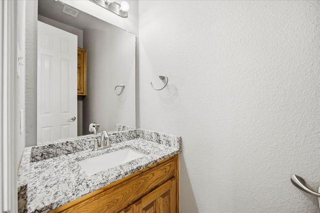 930 Lakeridge Drive, Lavon, TX 75166
