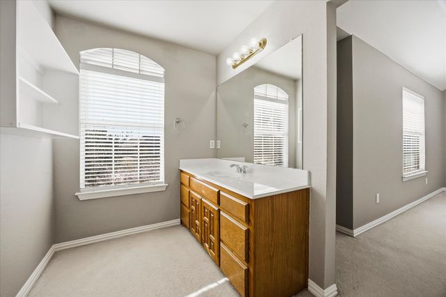 930 Lakeridge Drive, Lavon, TX 75166
