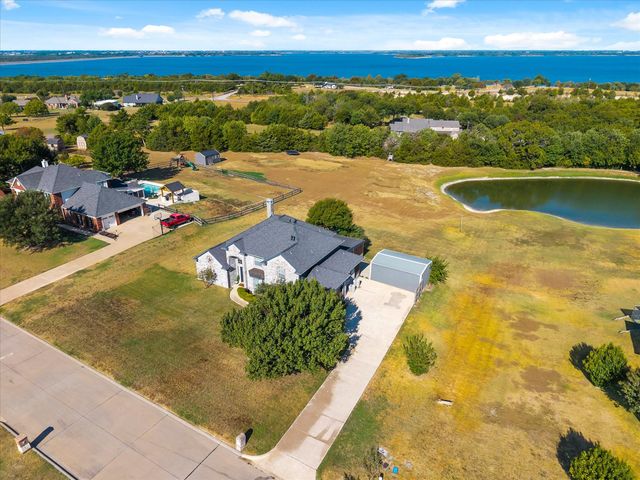 930 Lakeridge Drive, Lavon, TX 75166