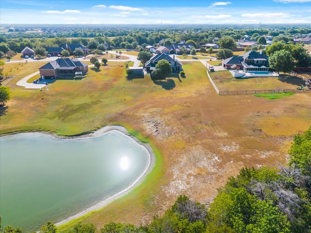 930 Lakeridge Drive, Lavon, TX 75166