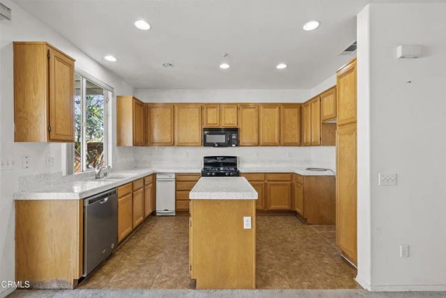 1561 Lagoon Lane, Oxnard, CA 93035