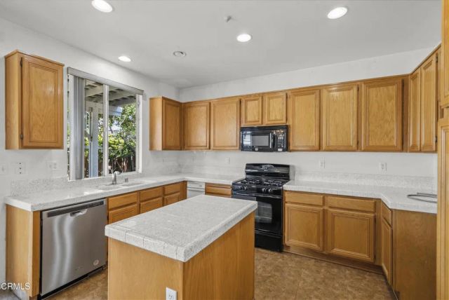 1561 Lagoon Lane, Oxnard, CA 93035