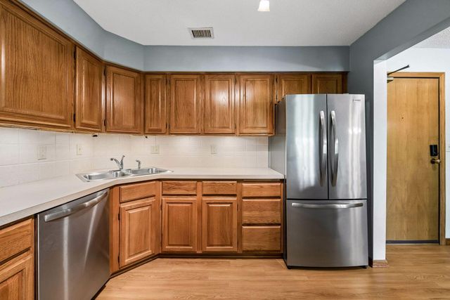 3801 W 98th Street 209, Bloomington, MN 55431