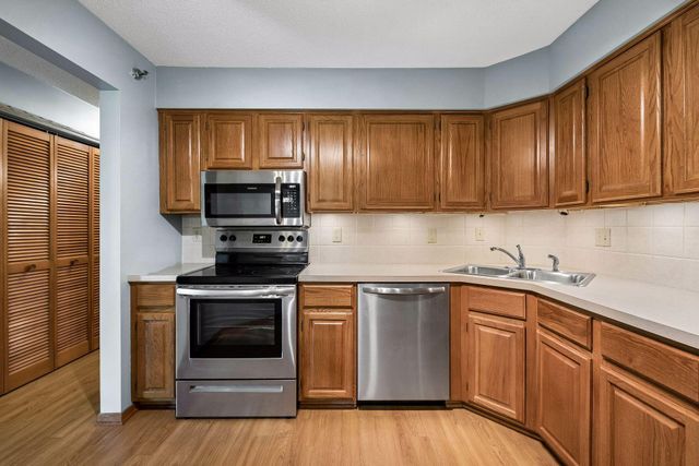 3801 W 98th Street 209, Bloomington, MN 55431
