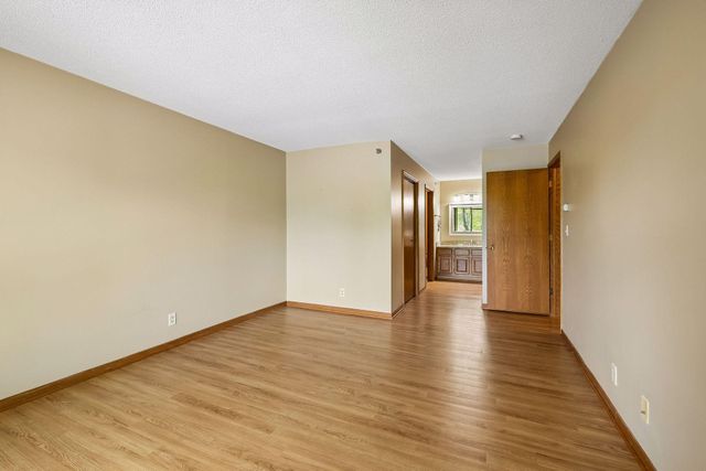 3801 W 98th Street 209, Bloomington, MN 55431