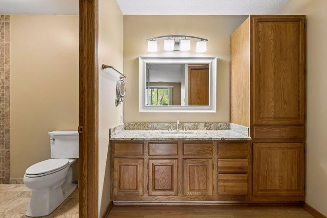 3801 W 98th Street 209, Bloomington, MN 55431