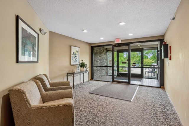 3801 W 98th Street 209, Bloomington, MN 55431
