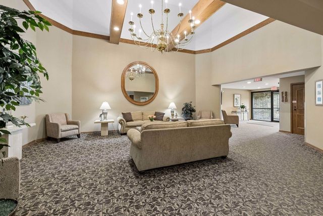 3801 W 98th Street 209, Bloomington, MN 55431