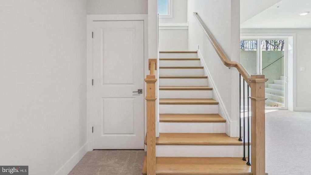 Image 10 of property listing at 16503 GOLDEN CROWN DR, Upper Marlboro, MD 20774