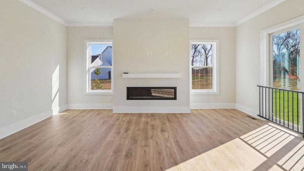 Image 11 of property listing at 16503 GOLDEN CROWN DR, Upper Marlboro, MD 20774