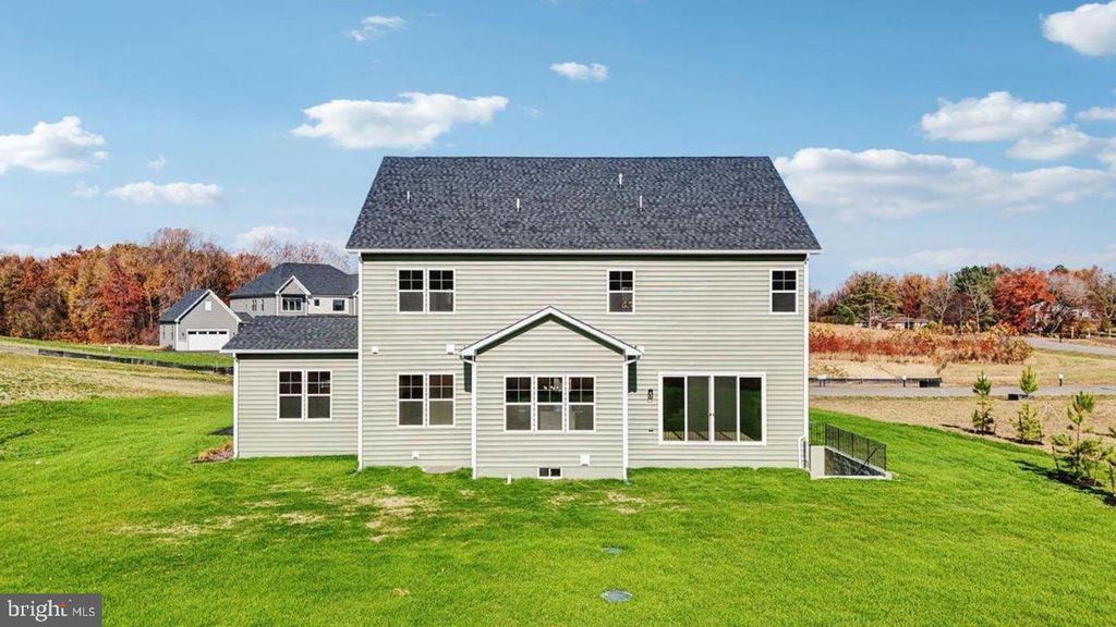 Image 4 of property listing at 16503 GOLDEN CROWN DR, Upper Marlboro, MD 20774