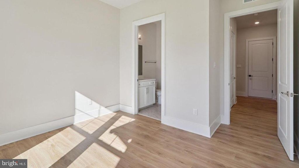 Image 43 of property listing at 16503 GOLDEN CROWN DR, Upper Marlboro, MD 20774