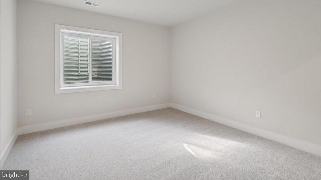 Image 58 of property listing at 16503 GOLDEN CROWN DR, Upper Marlboro, MD 20774
