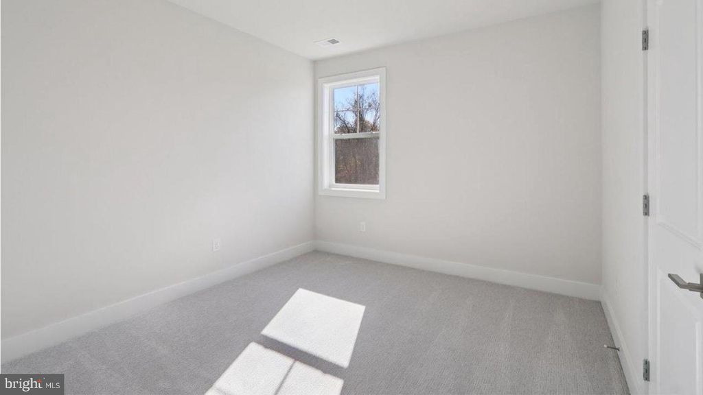 Image 77 of property listing at 16503 GOLDEN CROWN DR, Upper Marlboro, MD 20774
