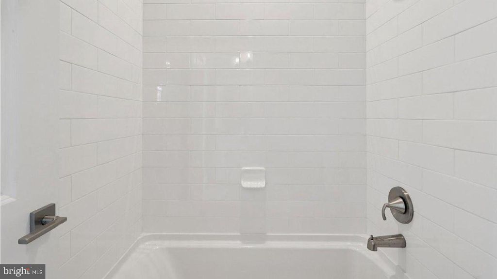 Image 83 of property listing at 16503 GOLDEN CROWN DR, Upper Marlboro, MD 20774