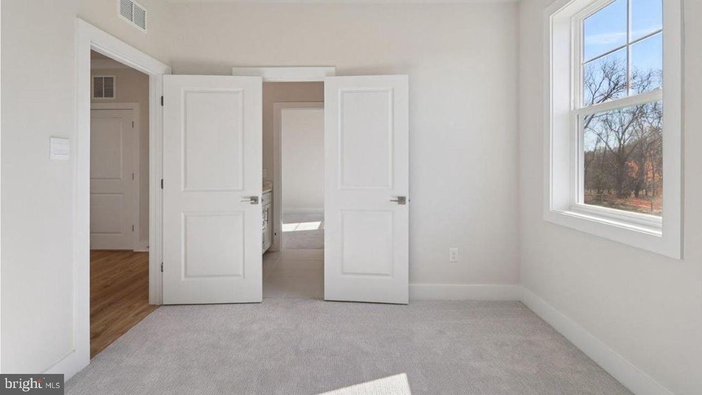 Image 85 of property listing at 16503 GOLDEN CROWN DR, Upper Marlboro, MD 20774