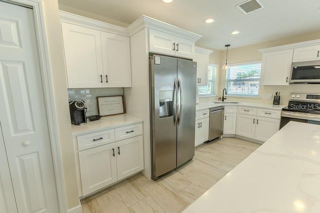 5021 PORPOISE PLACE, New Port Richey, FL 34652